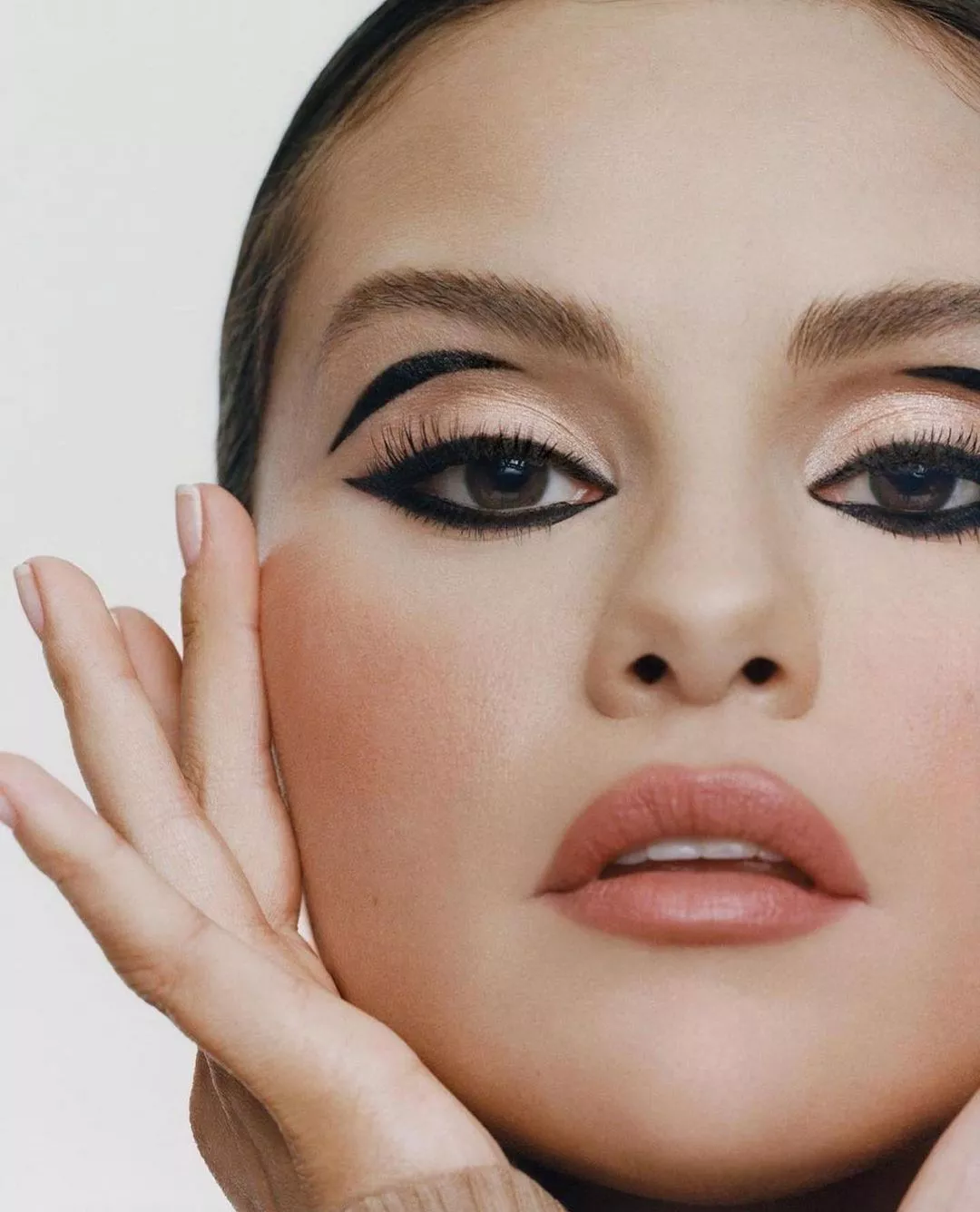 Selena Gomez Just Tried Out the Naked Nail Trend With a Barely-There Manicure