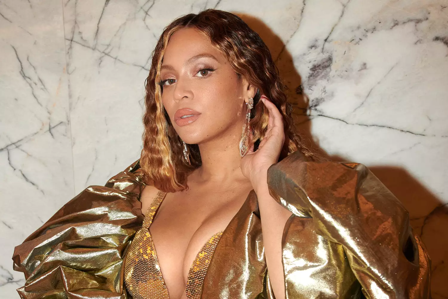 Beyoncé's Champagne Chrome Nails Are a Sophisticated Twist on the Metallic Trend